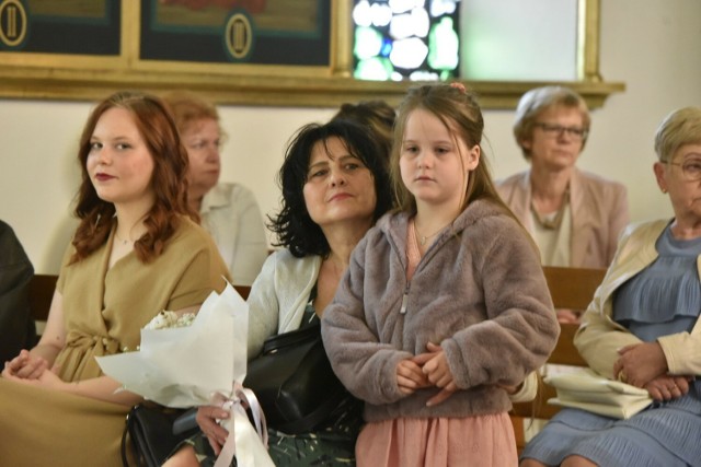 W kościele św. Józefa w Toruniu odbyła się uroczystość Pierwszej Komunii Świętej. Przystąpiły do niej dzieci ze Szkoły Podstawowej nr 5.