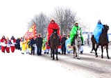 Orszak Trzech Króli 2020 w Grabowie. Trzej królowie przyjechali na koniach (zdjęcia)