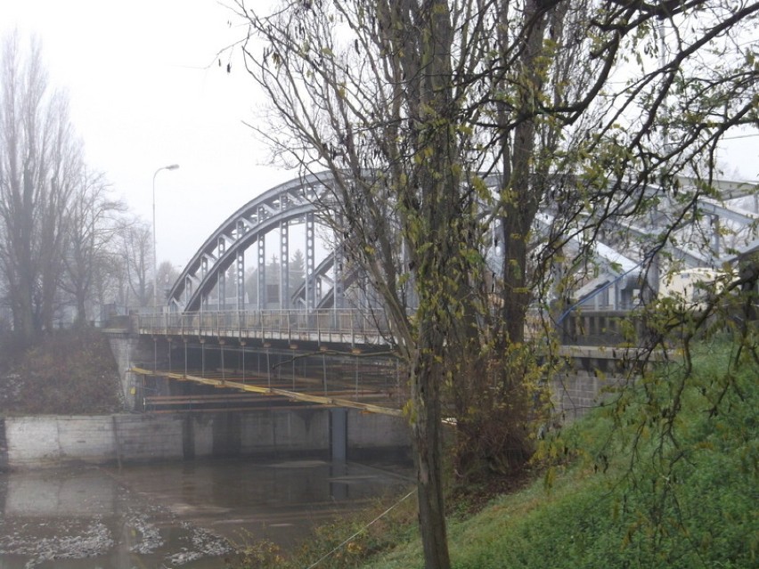 Zobacz, jak przygotowują most Jagielloński do rozbiórki (ZDJĘCIA)