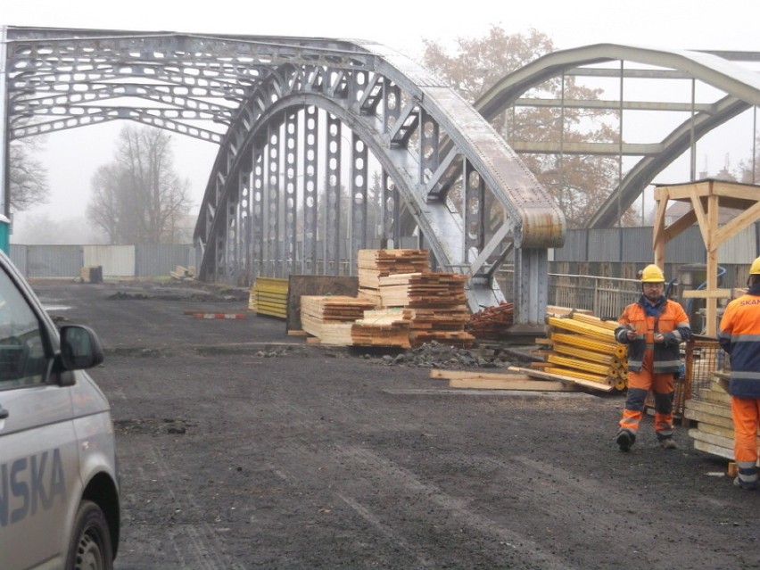 Zobacz, jak przygotowują most Jagielloński do rozbiórki (ZDJĘCIA)