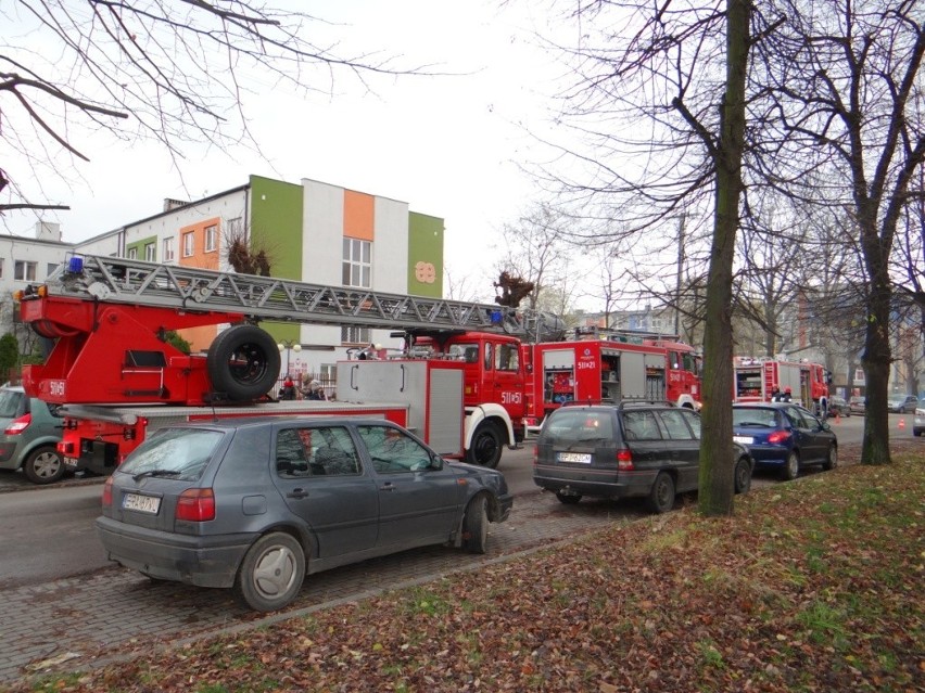 Pożar i ewakuacja ok. 700 osób w "elektryku" (ZSE-E w...