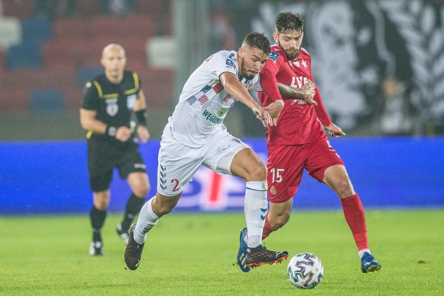 Jesienią zdecydowanym faworytem był Górnik, ale w Zabrzu obie drużyny podzieliły się punktami po remisie 0:0, a bliższa wygranej była Wisła