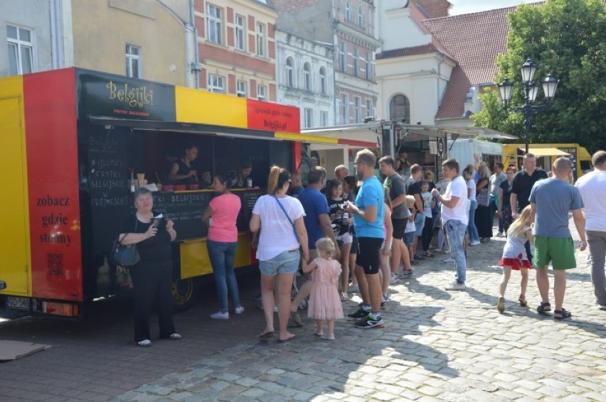 Food trucki opanowały rynek w Wejherowie [ZDJĘCIA]