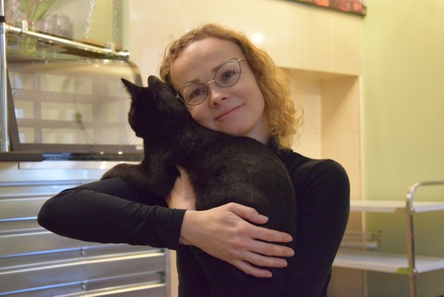 Aneta Kokowska-Tadra mówi, że kocia kawiarnia to projekt jej życia. Miejsce ma ruszyć w lutym.