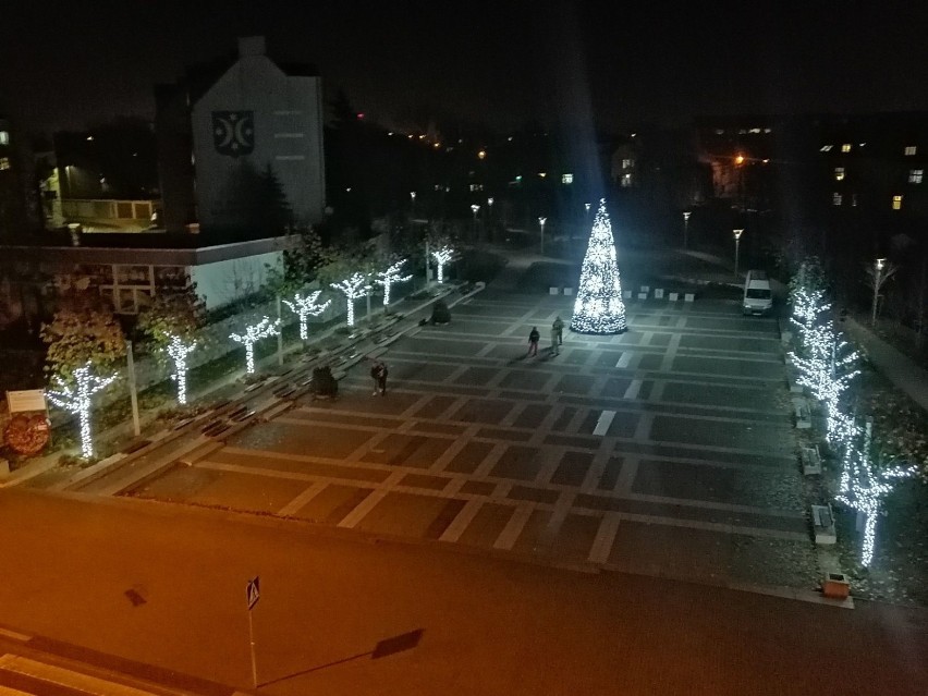 Tak prezentują się goleniowskie Planty w świątecznym...