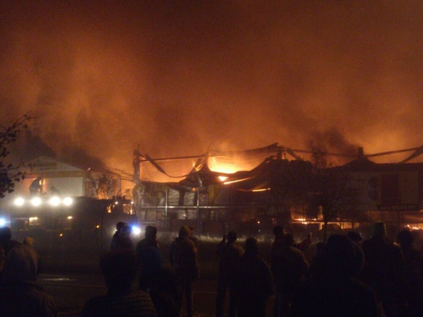 Pożar Bricomarche w Wągrowcu. Mija dziesięć lat od tamtych wydarzeń... [ZDJĘCIA]