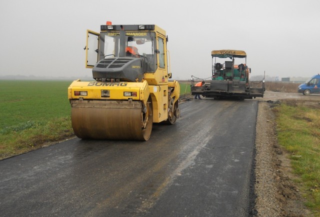 Droga na Rudkę w Gosławicach znów jest pokryta asfaltem