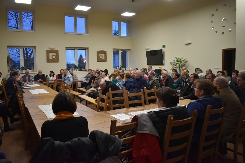 Zebranie dotyczące procesu scaleniowego odbyło się w Domu Seniora w Kwileniu