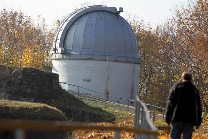 Obserwatorium Astronomiczne UJ [ZDJĘCIA]. Spacer po zabudowaniach przy ul. Orlej