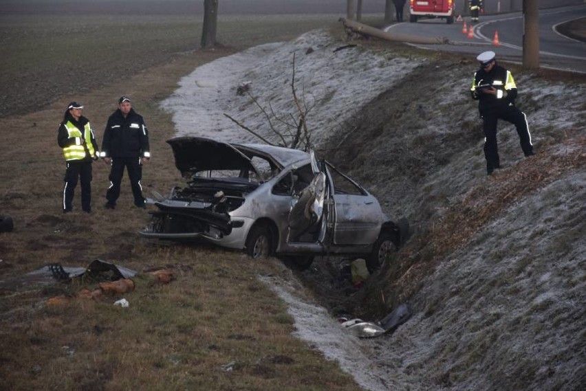 Groźny wypadek w Smoszewie
Przed godziną 16 na łuku drogi w...