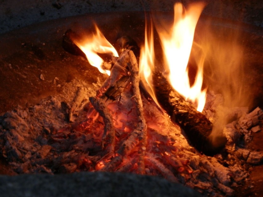 Ogień jest życiem... Według mitologii rozwój ludzkości...