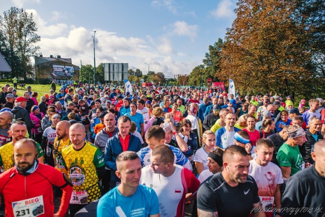 Bieg Trzech Zamków. Finałowa odsłona cyklu w Będzinie 

Zobacz kolejne zdjęcia/plansze. Przesuwaj zdjęcia w prawo naciśnij strzałkę lub przycisk NASTĘPNE