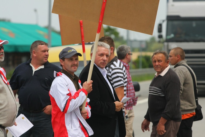Protest rolników na drodze krajowej nr 8 w Polichnie 7 lipca...