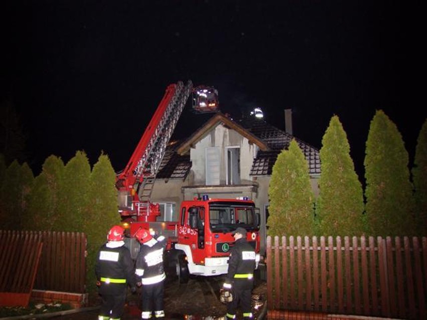 Pożar domu jednorodzinnego w Cekowie Koloni. 100 tysięcy złotych strat. ZDJĘCIA