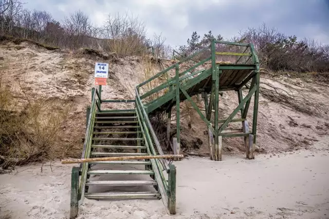 Odbudują schody na plażę w Chłapowie