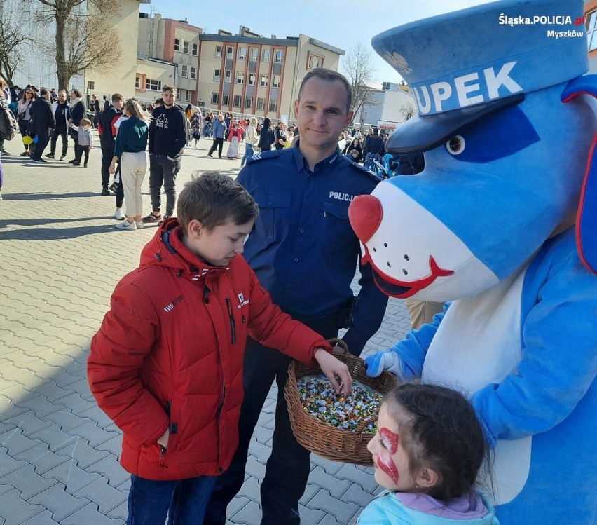 Piknik z ukraińskimi dziećmi w Zespole Szkół nr 1 w Myszkowie ZDJĘCIA