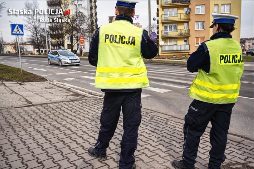 Ruda Śląska Policja - kontrole pieszych. Przez weekend wypisano 86 mandatów [ZDJĘCIA]