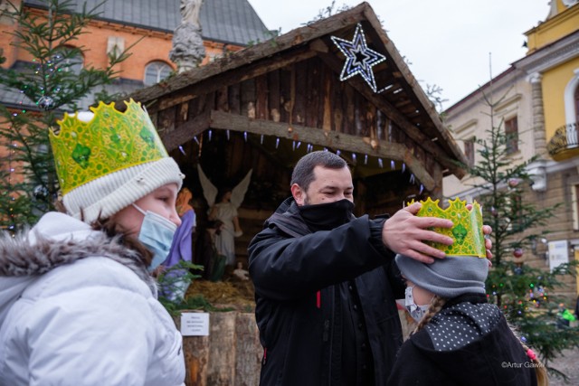 Obchody Święta Trzech Króli pod tarnowską Katedrą [6.01.2021]