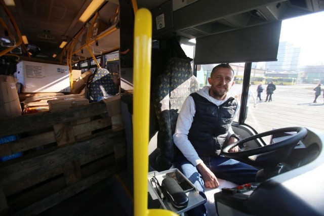 Autobusy z Katowic wyruszyły na Ukrainę. Zobacz kolejne zdjęcia. Przesuwaj zdjęcia w prawo - naciśnij strzałkę lub przycisk NASTĘPNE