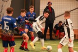 Finały młodzików w piłkarskim turnieju "Małopolska Zima" w hali TS Tramwaj 29.12 