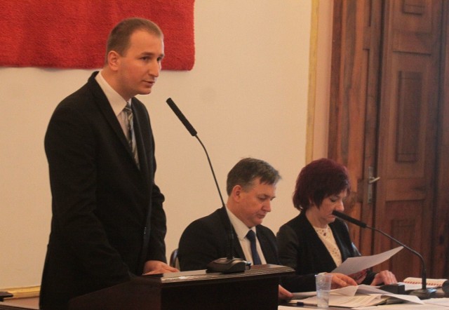 Sesja Rady Miejskiej w Radomiu w sprawie lotniska cywilnego na Sadkowie.