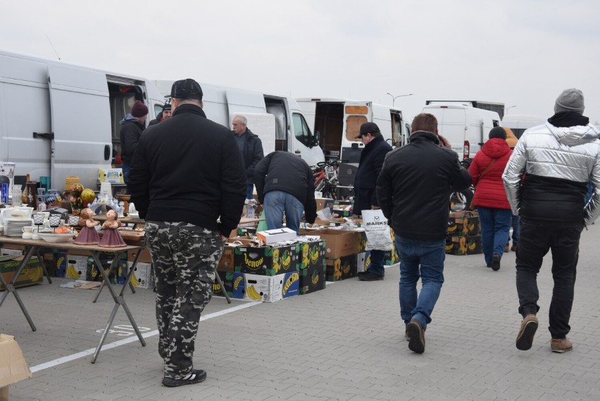 Giełda w Kaliszu. Sprzedających i kupujących nie brakowało....