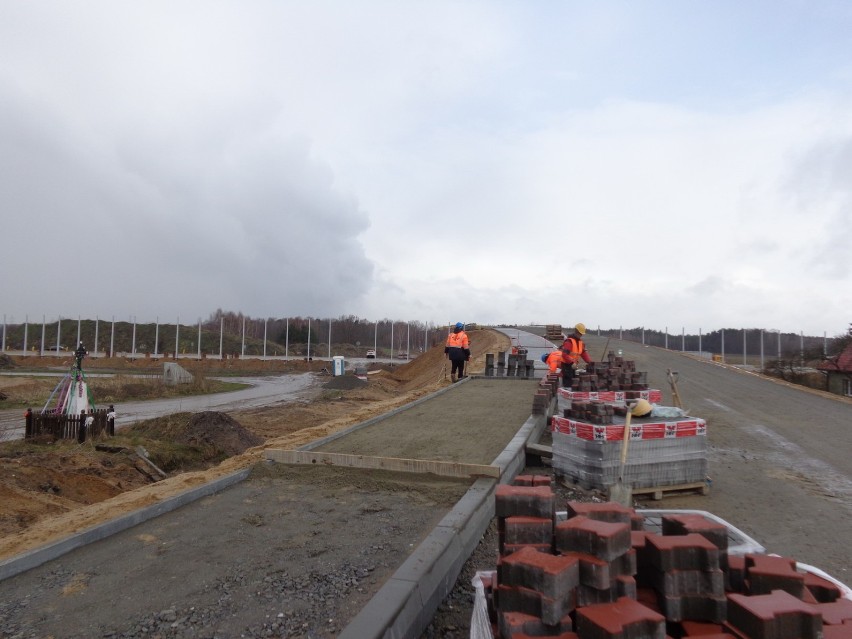 Nowe utrudnienia na A1 w Łódzkiem, pilne naprawy na odcinku Kamieńsk-Piotrków. Jak postępuje budowa [ZDJĘCIA]