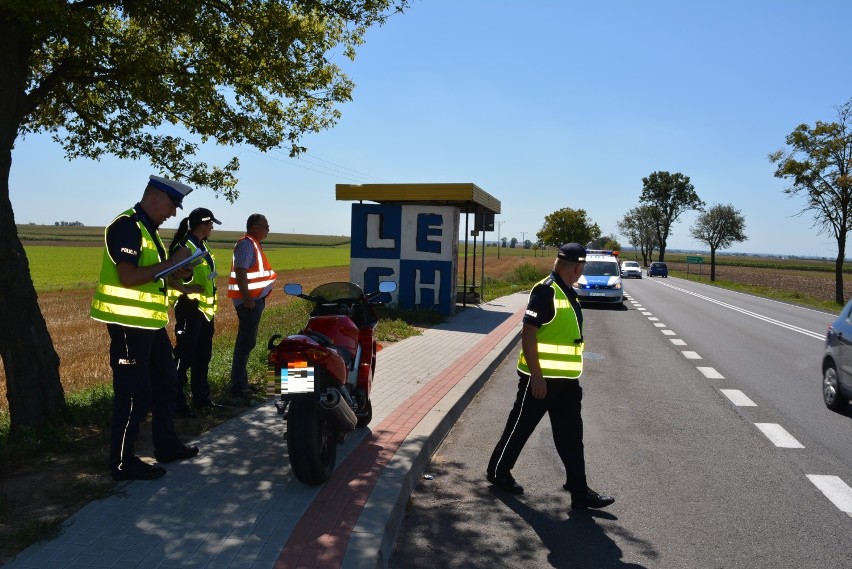 Motocyklista uderzył w tył pojazdu 