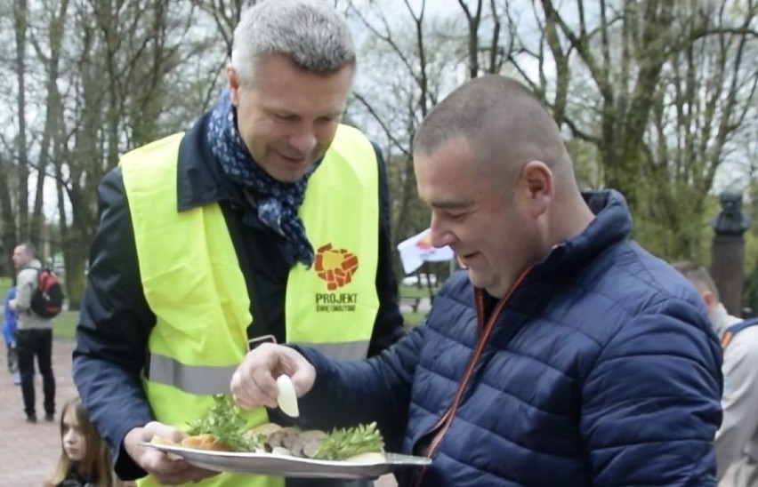 W parku miejskim w Kielcach szukali wielkanocnego zająca