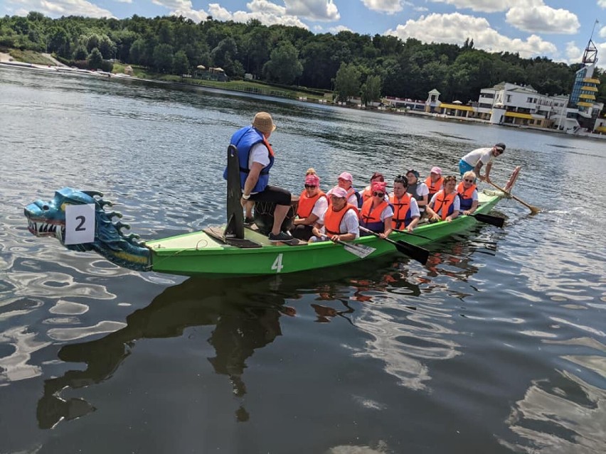 Leszno. Nazywają się siostrami od piersi. Leszczyńskie Stowarzyszenie Rehabilitacyjne Amazonka zaprasza w swoje szeregi[ZDJĘCIA] 