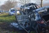 Wypadek pod Wągrowcem. Na trasie w kierunku Bydgoszczy zderzyły się dwa samochody. Stanęły w płomieniach!