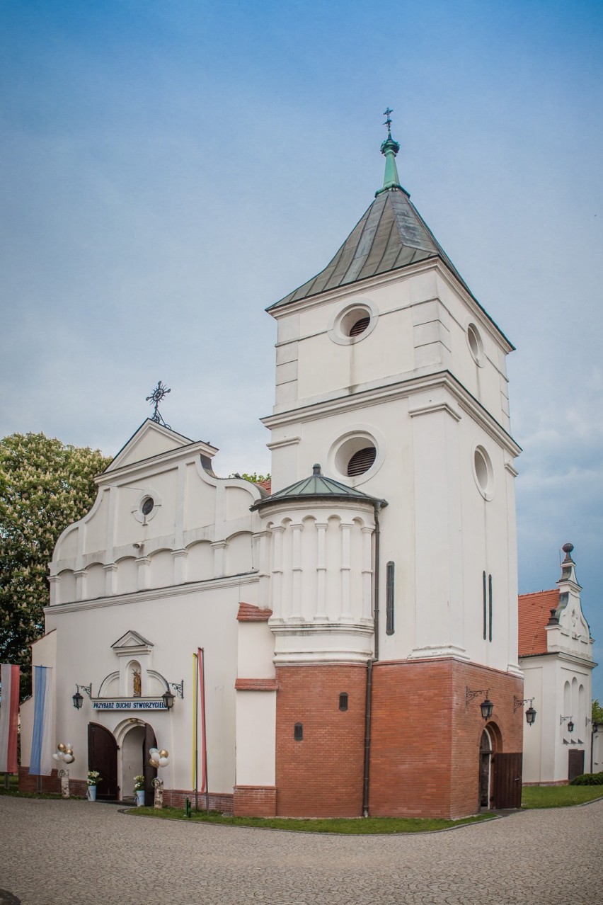 Pierwsza Komunia Święta w "małym kościele" w Międzychodzie...