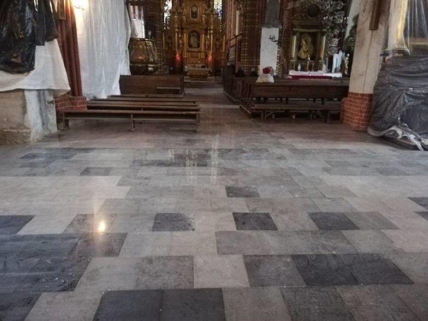 Toruńscy archeolodzy prowadzą badania we wnętrzu kościoła...