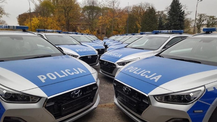 Nowy radiowóz rawickich policjantów. Hyundai i30 już w rawickiej komendzie [ZDJĘCIA]