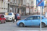 Piesi nie mogą bezpiecznie przejść przez ulicę Silniczną w Kielcach - Czytelniczka interweniuje