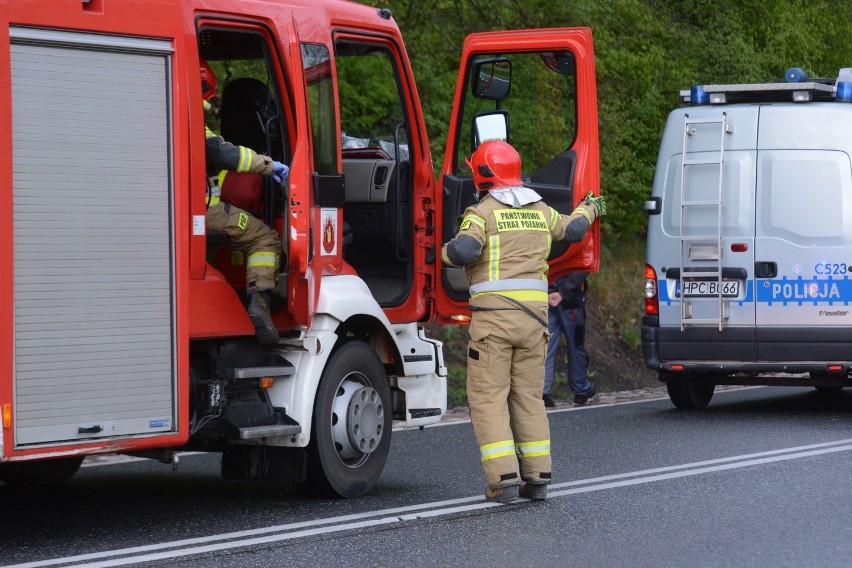 Wypadek w Kłódce pod Grudziądzem. Dachował samochód [zdjęcia, wideo]