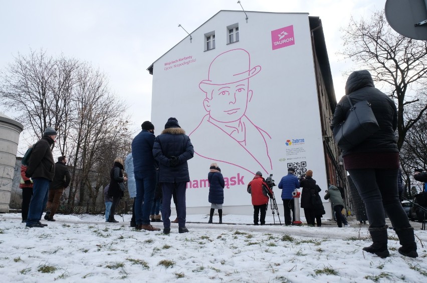 Ekomural w centrum miasta. Przedstawia Wojciecha Korfantego i został namalowany specjalną farbą