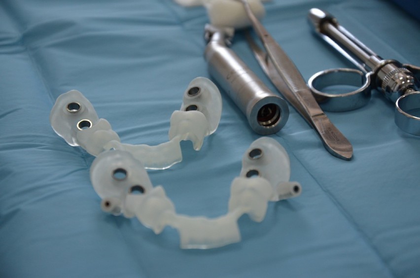 Medico Clinic. Implant 3D wszczepiony