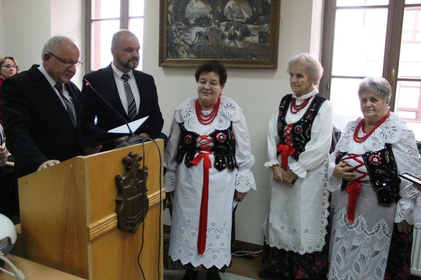 Medal „Zasłużony dla Kultury Polskiej” dla Zespołu Regionalnego „Sami Swoi" z Przytkowic [ZDJĘCIA]