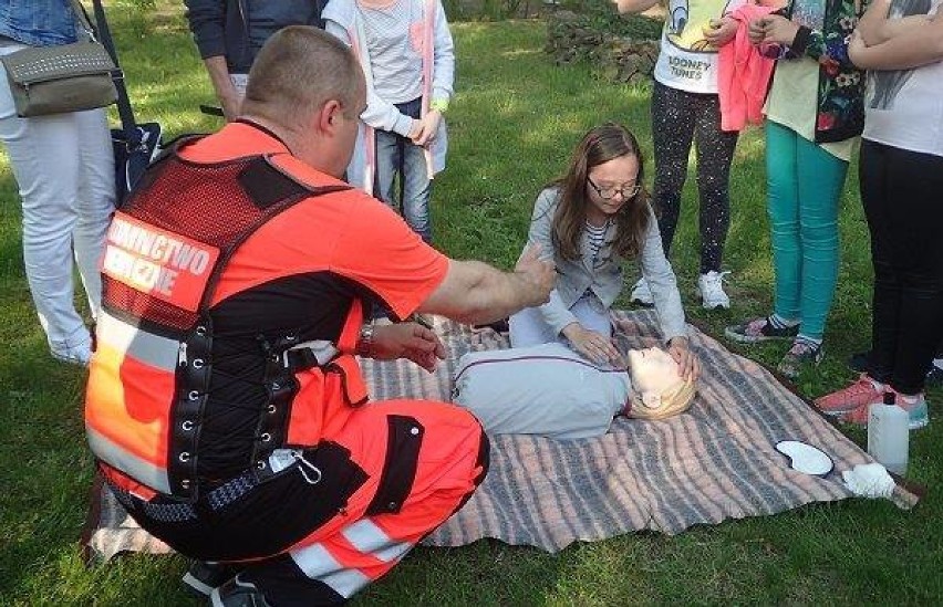 Happening o bezpieczeństwie dla dzieci i młodzieży w CKU w Tomaszowie [ZDJĘCIA]