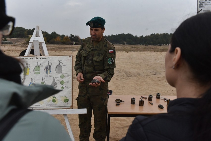 Szkolenie "Trenuj z wojskiem" w Centrum Szkolenia Artylerii i Uzbrojenia w Toruniu ZDJĘCIA
