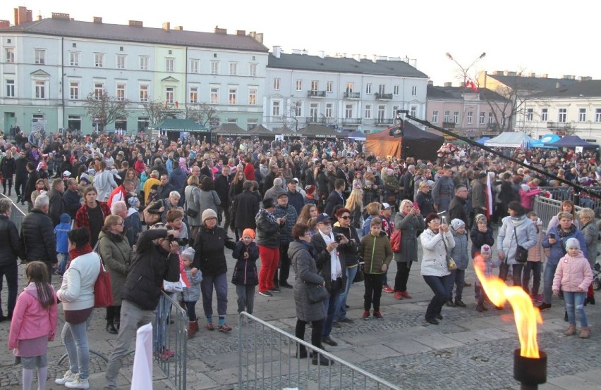 Patriotyczne śpiewanie, pokaz laserów i wiele innych atrakcji na 100-lecie niepodległości w Kielcach