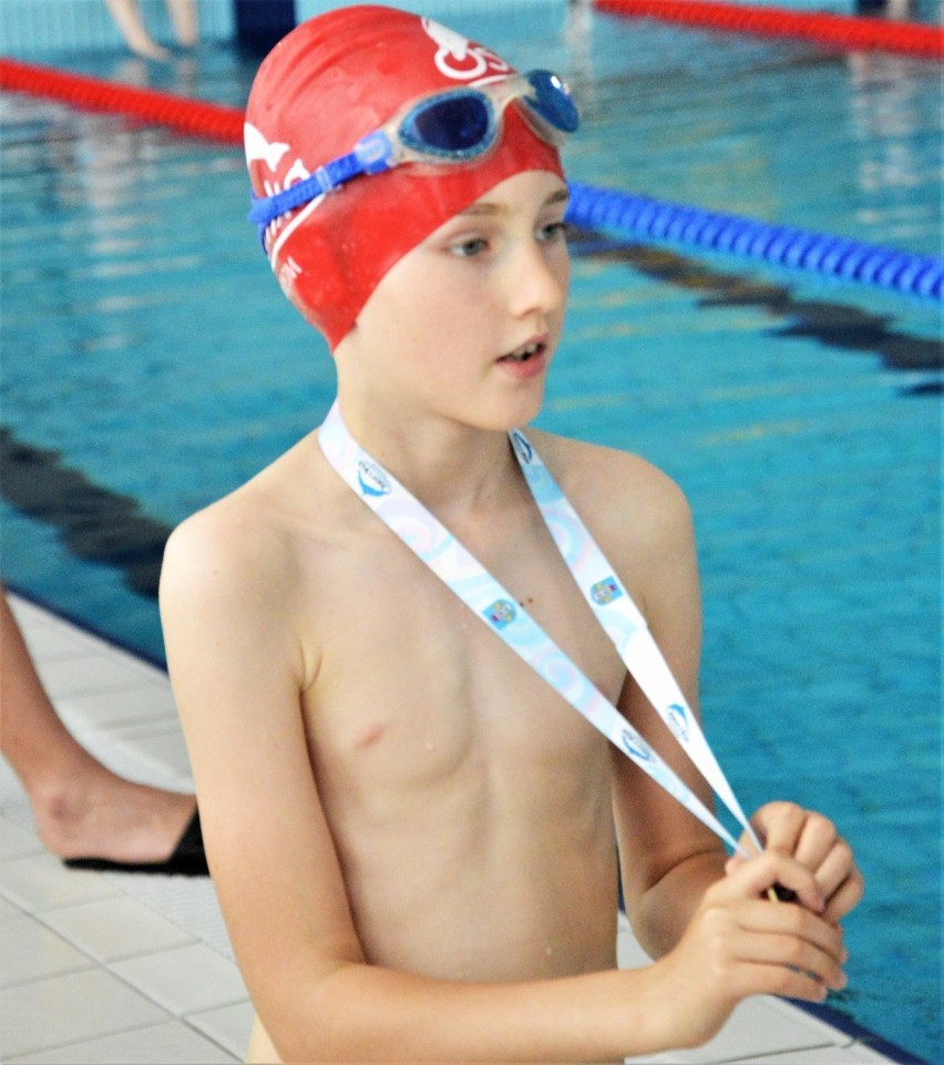 "Już pływam", czyli finał rocznego nauczania pływania w szkołach podstawowych w Oświęcimiu