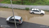Kraków. Fatalna sytuacja osiedla na Klinach, co deszcz, to zalane ulice i garaże [ZDJĘCIA]