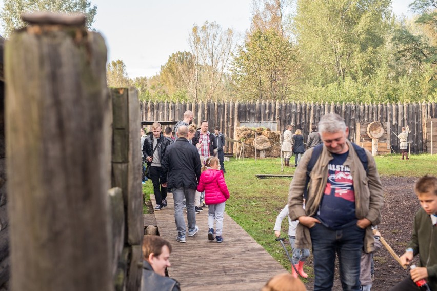 Wioska Wikingów w Warszawie. Walki, strzelanie z łuku i...