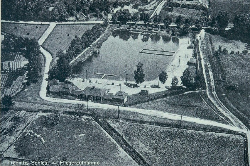 Dawny basen kąpielowy na zdjęciu lotniczym z lat 30-tych.