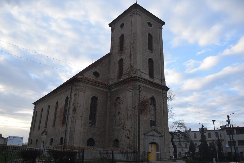 Trwa remont kościoła poewangelickiego w Zdunach za ponad 800 tys. zł [ZDJĘCIA + FILM]