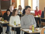 "Nie zobojętniaj się na chemię" - finał konkursu w II LO w Radomsku
