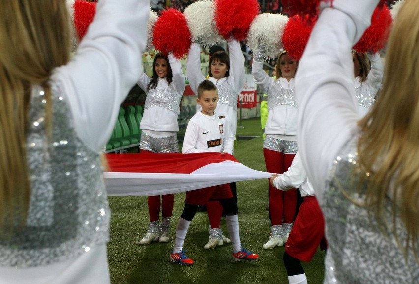 Dziecięca eskorta na mecz Polska - Urugwaj. Zobacz małych kibiców reprezentacji Polski! [ZDJĘCIA]