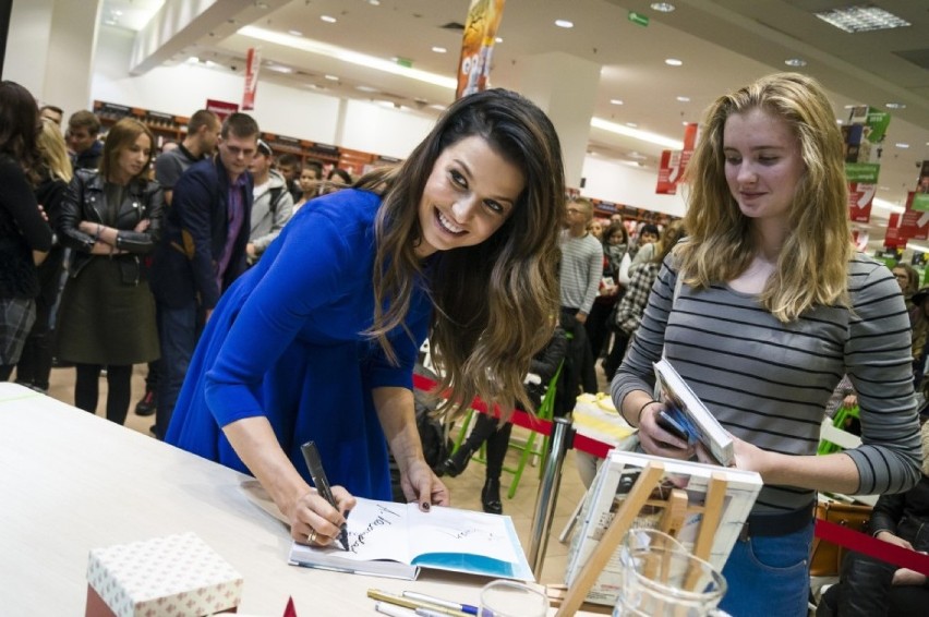 Anna Lewandowska na spotkaniu w Empiku [zdjęcia]